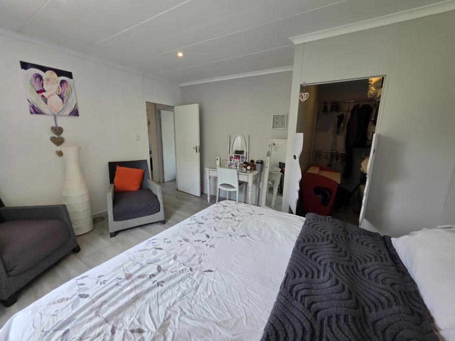 6 Bedroom Property for Sale in Heuwelsig Free State